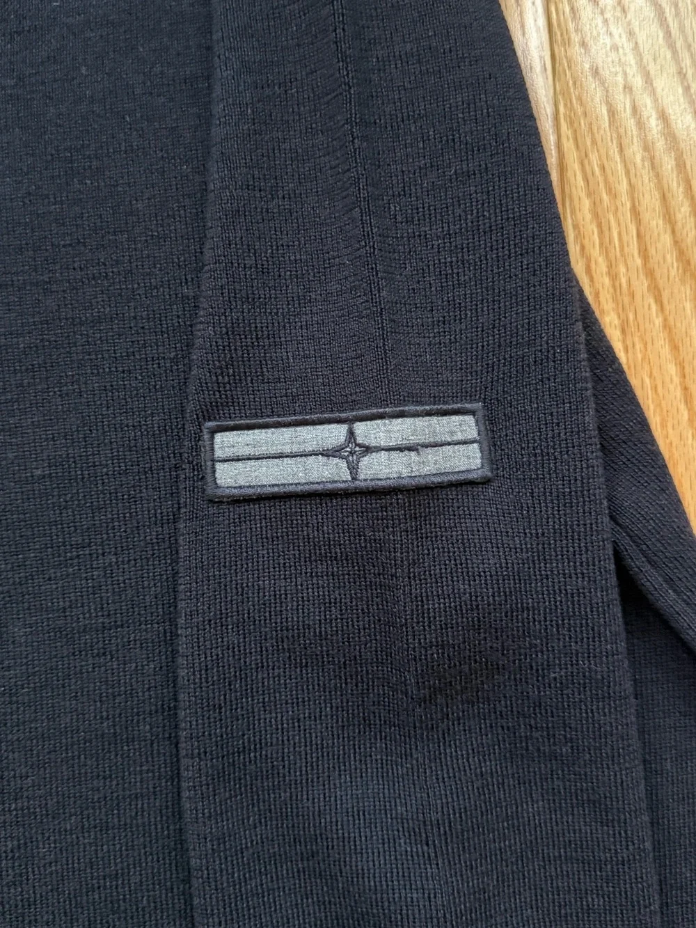 Men’s Stone Island Denims Black Wool V-Neck Sweater - Picture 5 of 5